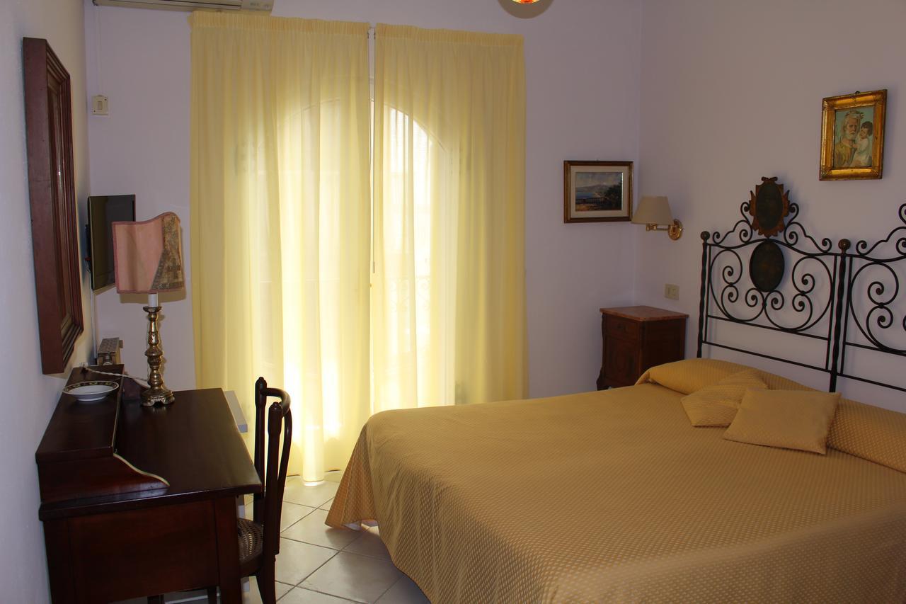 Hotel Villa Mora Giardini-Naxos Exterior foto