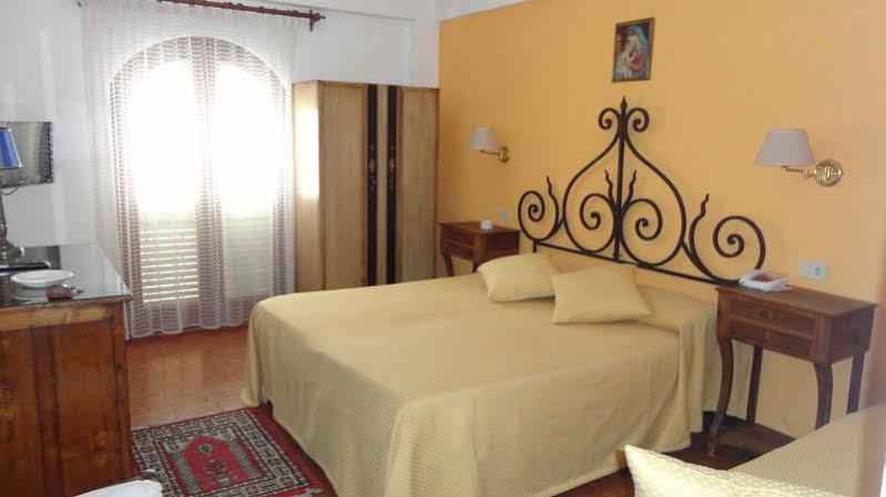 Hotel Villa Mora Giardini-Naxos Exterior foto